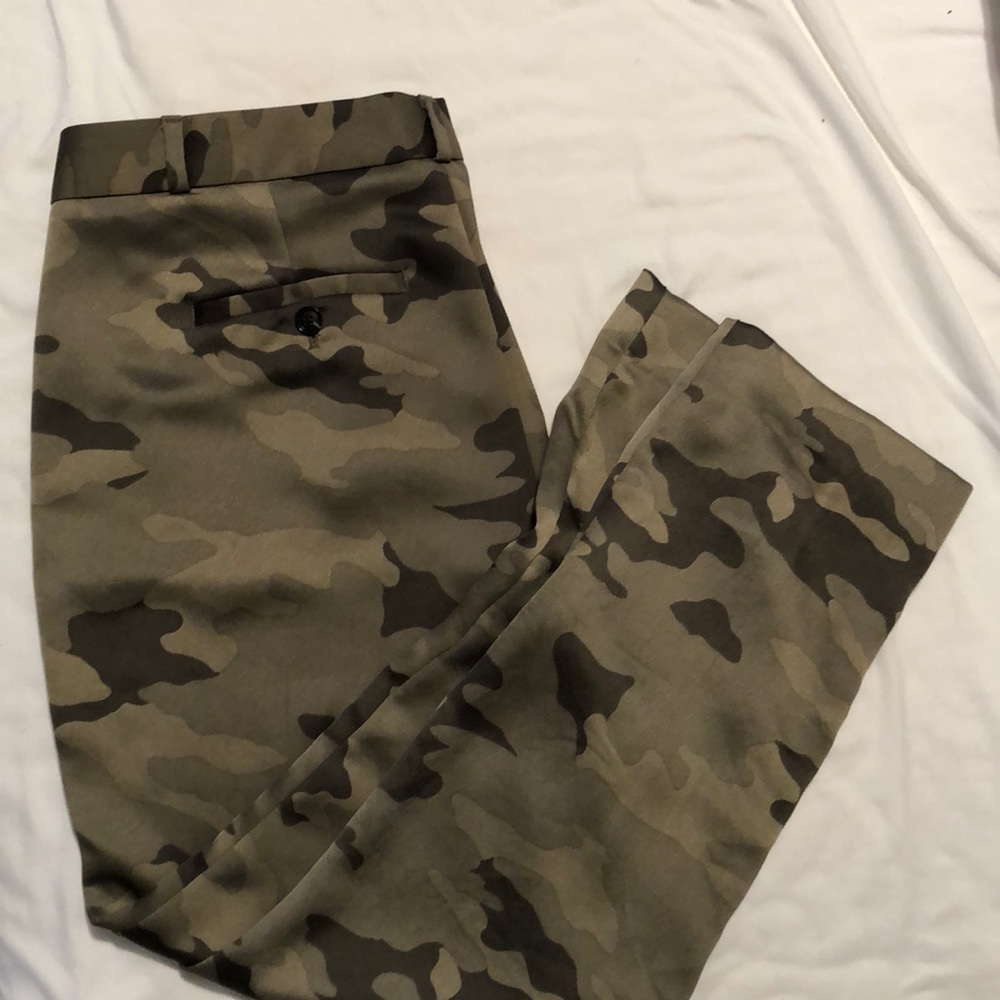 BR silky camo dress crop Sz 6. Worn once!